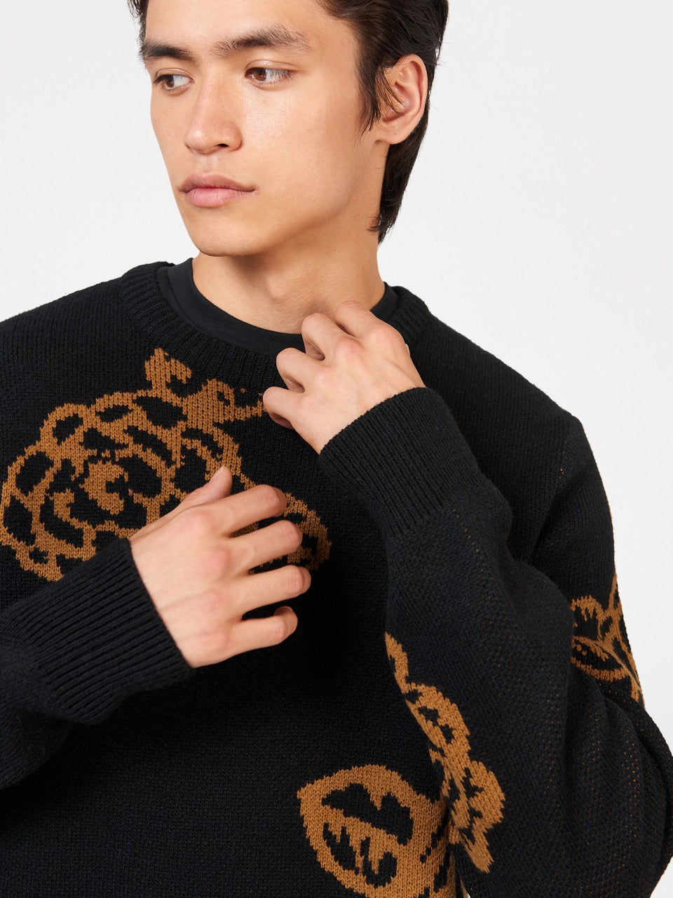 Winter Floral Sweater - Black