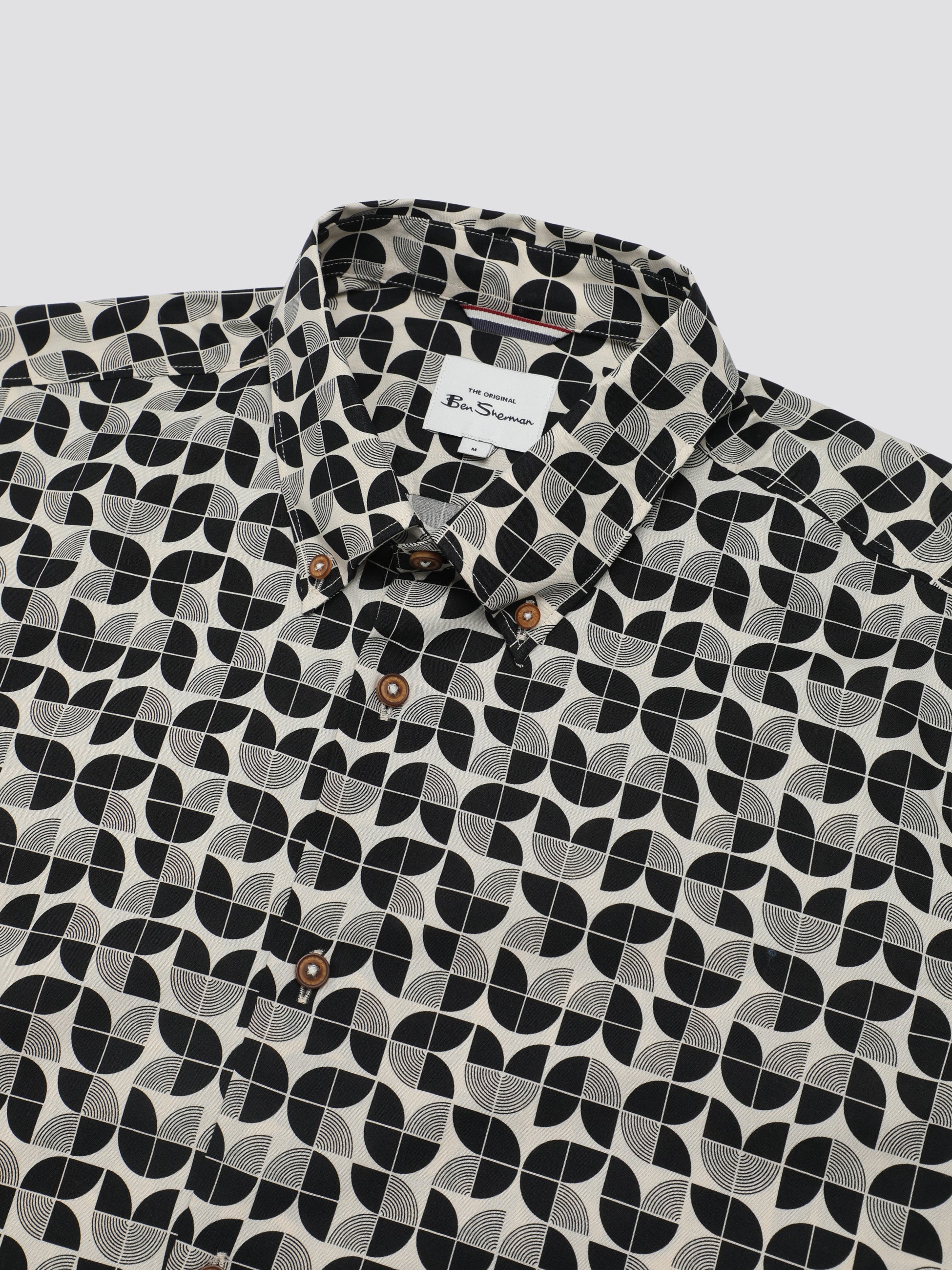 Linear Print Shirt - Black