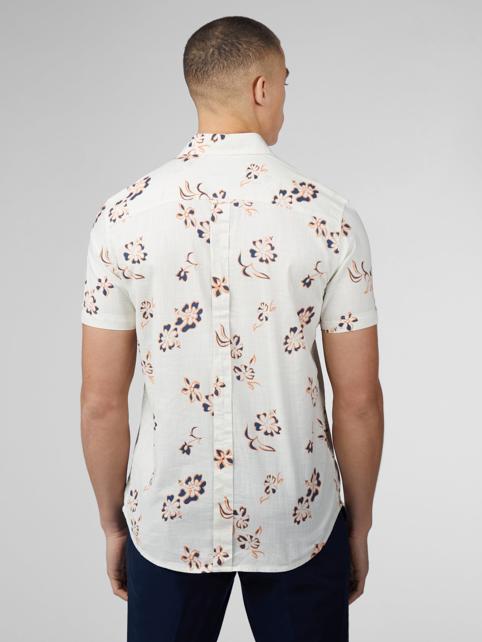 Signature Linear Floral Print Shirt - Ivory