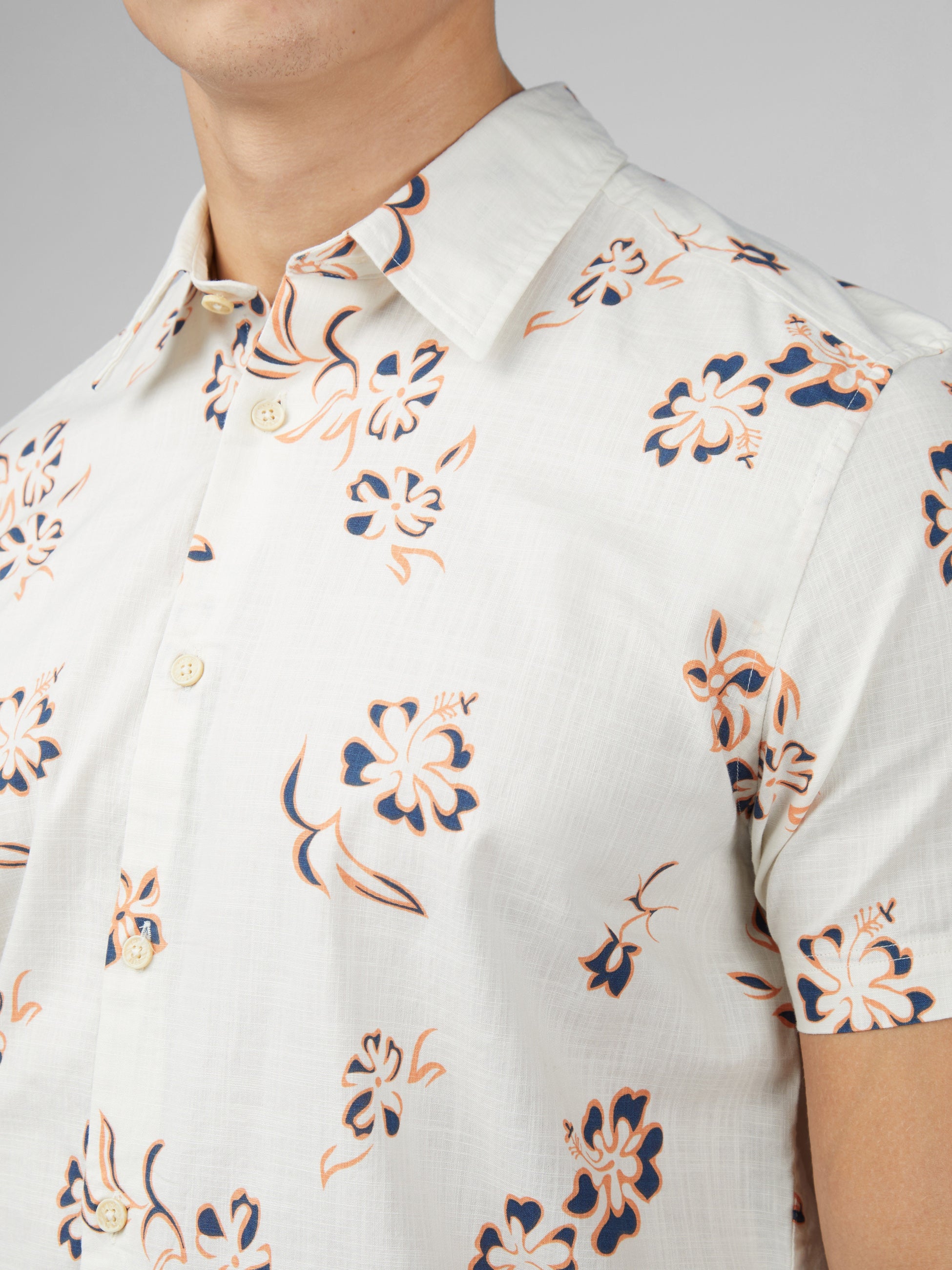 Signature Linear Floral Print Shirt - Ivory