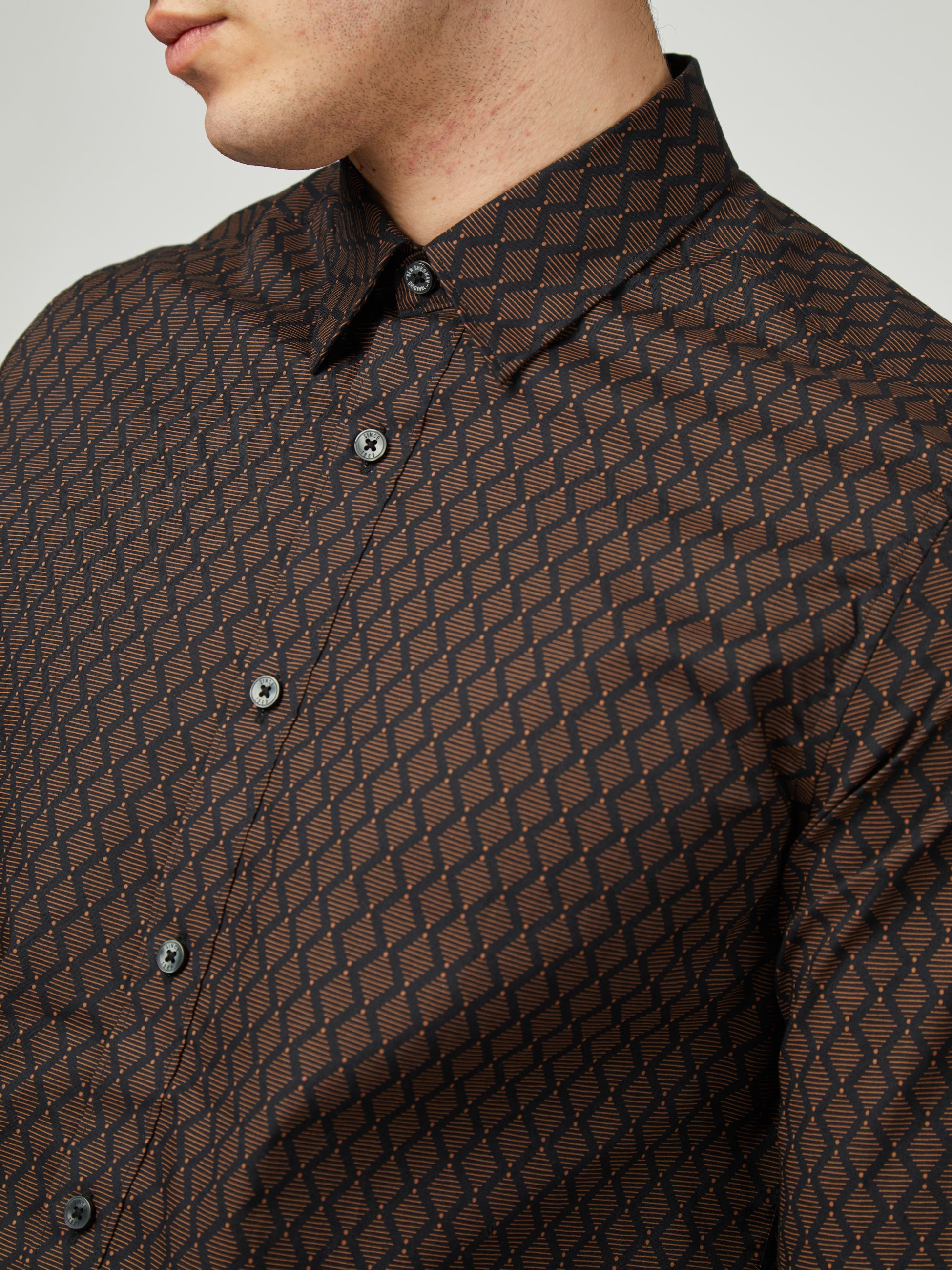 Linear Geo Print - Black